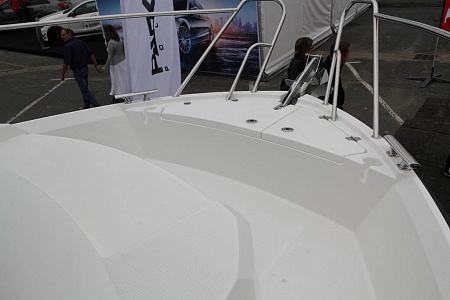 Катер Parker 800 Pilothouse